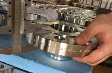 Stainless steel 304L and 316L weld neck flanges
